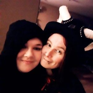 Meet your Posher, Cassandra